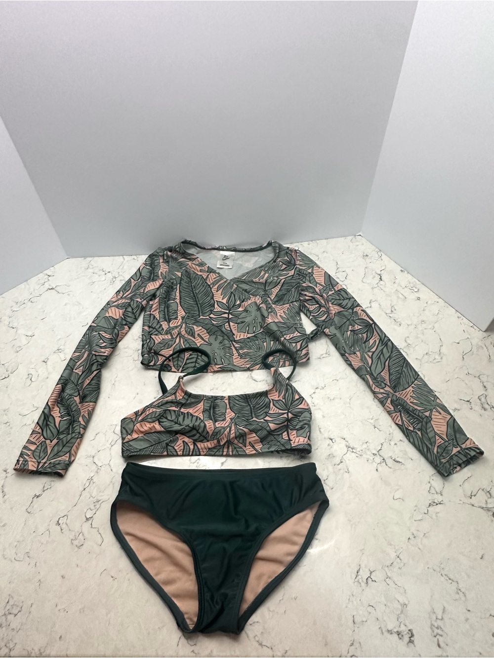 Art Class Girls Tropical 3-Piece Swimsuit Set Bikini And Rashguard Size M 7/8